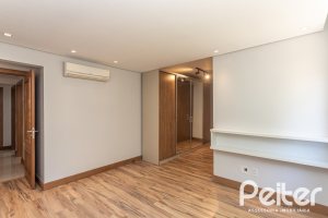 Apartamento à venda com 154m², 3 dormitórios, 1 suíte, 4 vagas, no bairro Tristeza em PORTO ALEGRE