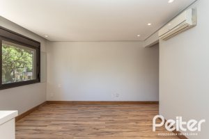 Apartamento à venda com 154m², 3 dormitórios, 1 suíte, 4 vagas, no bairro Tristeza em PORTO ALEGRE
