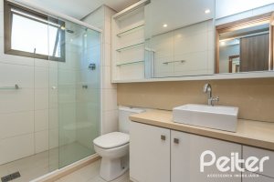 Apartamento à venda com 154m², 3 dormitórios, 1 suíte, 4 vagas, no bairro Tristeza em PORTO ALEGRE