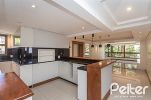 Apartamento à venda com 154m², 3 dormitórios, 1 suíte, 4 vagas, no bairro Tristeza em PORTO ALEGRE