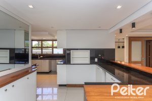 Apartamento à venda com 154m², 3 dormitórios, 1 suíte, 4 vagas, no bairro Tristeza em PORTO ALEGRE