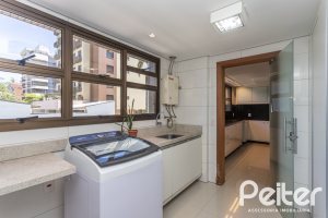Apartamento à venda com 154m², 3 dormitórios, 1 suíte, 4 vagas, no bairro Tristeza em PORTO ALEGRE