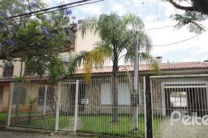 Casa à venda com 149m², 3 dormitórios, 1 suíte, 3 vagas, no bairro Ipanema em Porto Alegre