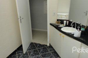 Casa à venda com 149m², 3 dormitórios, 1 suíte, 3 vagas, no bairro Ipanema em Porto Alegre