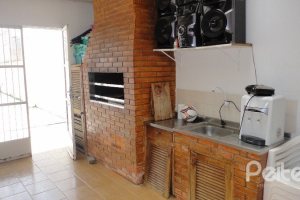 Casa à venda com 149m², 3 dormitórios, 1 suíte, 3 vagas, no bairro Ipanema em Porto Alegre