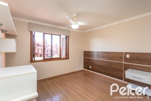 Casa em Condomínio à venda com 286m², 3 dormitórios, 1 suíte, 2 vagas, no bairro Cristal em PORTO ALEGRE