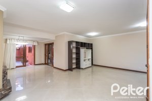 Casa em Condomínio à venda com 286m², 3 dormitórios, 1 suíte, 2 vagas, no bairro Cristal em PORTO ALEGRE