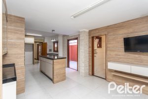 Casa em Condomínio à venda com 286m², 3 dormitórios, 1 suíte, 2 vagas, no bairro Cristal em PORTO ALEGRE