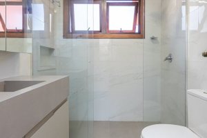 Casa em Condomínio à venda com 286m², 3 dormitórios, 1 suíte, 2 vagas, no bairro Cristal em PORTO ALEGRE