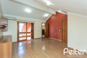 Casa em Condomínio à venda com 286m², 3 dormitórios, 1 suíte, 2 vagas, no bairro Cristal em PORTO ALEGRE