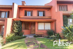 Casa em Condomínio à venda com 286m², 3 dormitórios, 1 suíte, 2 vagas, no bairro Cristal em PORTO ALEGRE