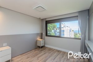 Apartamento à venda com 145m², 3 dormitórios, 1 suíte, 6 vagas, no bairro Tristeza em PORTO ALEGRE