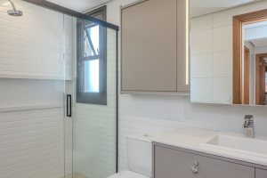 Apartamento à venda com 145m², 3 dormitórios, 1 suíte, 6 vagas, no bairro Tristeza em PORTO ALEGRE