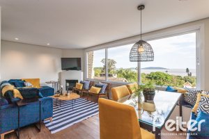 Casa em Condomínio à venda com 196m², 3 dormitórios, 1 suíte, 2 vagas, no bairro Sétimo Céu em PORTO ALEGRE