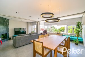 Casa à venda com 320m², 4 dormitórios, 2 suítes, 3 vagas, no bairro Jardim Isabel em Porto Alegre