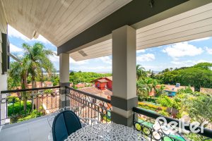 Casa à venda com 320m², 4 dormitórios, 2 suítes, 3 vagas, no bairro Jardim Isabel em Porto Alegre