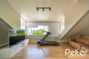 Casa à venda com 320m², 4 dormitórios, 2 suítes, 3 vagas, no bairro Jardim Isabel em Porto Alegre