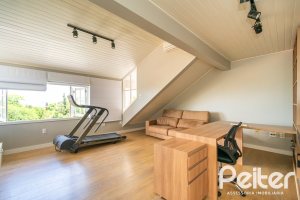 Casa à venda com 320m², 4 dormitórios, 2 suítes, 3 vagas, no bairro Jardim Isabel em Porto Alegre