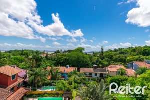 Casa à venda com 320m², 4 dormitórios, 2 suítes, 3 vagas, no bairro Jardim Isabel em Porto Alegre