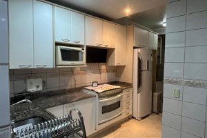 Casa à venda com 256m², 3 dormitórios, 2 suítes, 3 vagas, no bairro Tristeza em Porto Alegre