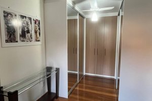 Casa à venda com 256m², 3 dormitórios, 2 suítes, 3 vagas, no bairro Tristeza em Porto Alegre