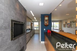 Apartamento à venda com 138m², 3 dormitórios, 3 suítes, 2 vagas, no bairro Cristal em Porto Alegre