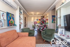 Apartamento à venda com 70m², 3 dormitórios, 1 suíte, 1 vaga, no bairro Cavalhada em PORTO ALEGRE