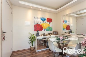 Apartamento à venda com 70m², 3 dormitórios, 1 suíte, 1 vaga, no bairro Cavalhada em PORTO ALEGRE