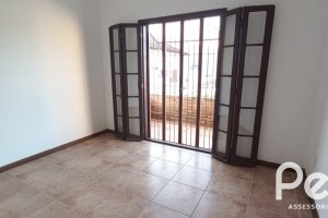 Casa à venda com 265m², 3 dormitórios, 1 suíte, 3 vagas, no bairro Ipanema em Porto Alegre