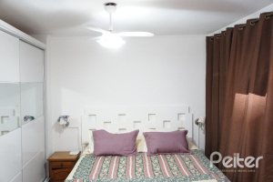 Casa à venda com 207m², 3 dormitórios, 1 suíte, 4 vagas, no bairro Ipanema em Porto Alegre