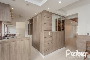 Casa à venda com 213m², 3 dormitórios, 3 suítes, 2 vagas, no bairro Tristeza em Porto Alegre