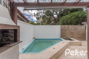 Casa à venda com 213m², 3 dormitórios, 3 suítes, 2 vagas, no bairro Tristeza em Porto Alegre
