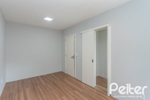 Casa à venda com 213m², 3 dormitórios, 3 suítes, 2 vagas, no bairro Tristeza em Porto Alegre