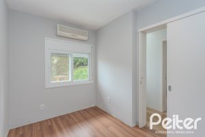 Casa à venda com 213m², 3 dormitórios, 3 suítes, 2 vagas, no bairro Tristeza em Porto Alegre