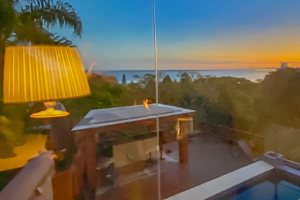 Casa à venda com 450m², 4 dormitórios, 2 suítes, 3 vagas, no bairro Vila Assunção em Porto Alegre