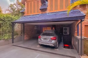 Casa à venda com 450m², 4 dormitórios, 2 suítes, 3 vagas, no bairro Vila Assunção em Porto Alegre