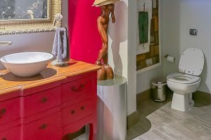 Casa à venda com 450m², 4 dormitórios, 2 suítes, 3 vagas, no bairro Vila Assunção em Porto Alegre