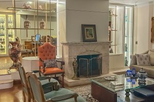 Casa à venda com 450m², 4 dormitórios, 2 suítes, 3 vagas, no bairro Vila Assunção em Porto Alegre