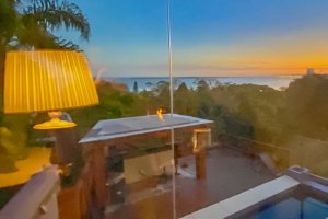 Casa à venda com 450m², 4 dormitórios, 2 suítes, 3 vagas, no bairro Vila Assunção em Porto Alegre