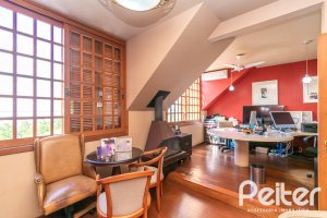 Casa à venda com 450m², 4 dormitórios, 2 suítes, 3 vagas, no bairro Vila Assunção em Porto Alegre