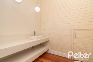 Casa à venda com 450m², 4 dormitórios, 2 suítes, 3 vagas, no bairro Vila Assunção em Porto Alegre