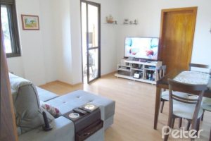 Apartamento à venda com 81m², 2 dormitórios, 1 suíte, 1 vaga, no bairro Cristal em Porto Alegre