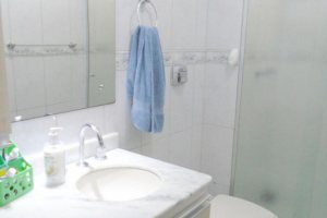 Apartamento à venda com 81m², 2 dormitórios, 1 suíte, 1 vaga, no bairro Cristal em Porto Alegre