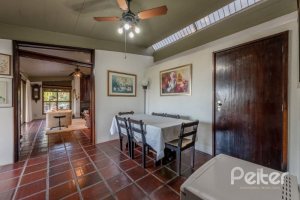 Casa à venda com 600m², 3 dormitórios, 1 suíte, 8 vagas, no bairro Vila Assunção em Porto Alegre