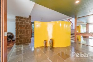 Casa à venda com 268m², 3 dormitórios, 1 suíte, 3 vagas, no bairro Jardim Isabel em Porto Alegre