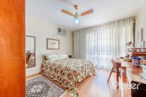 Casa à venda com 268m², 3 dormitórios, 1 suíte, 3 vagas, no bairro Jardim Isabel em Porto Alegre