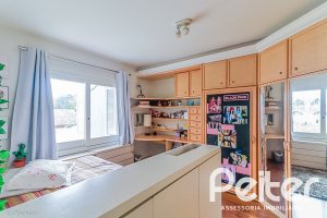 Casa em Condomínio à venda com 286m², 3 dormitórios, 1 suíte, 3 vagas, no bairro Jardim Isabel em Porto Alegre