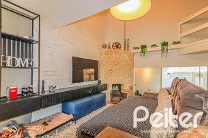 Casa em Condomínio à venda com 286m², 3 dormitórios, 1 suíte, 3 vagas, no bairro Jardim Isabel em Porto Alegre
