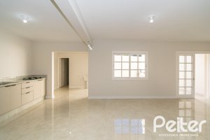 Casa em Condomínio à venda com 221m², 4 dormitórios, 1 suíte, 2 vagas, no bairro Jardim Isabel em Porto Alegre