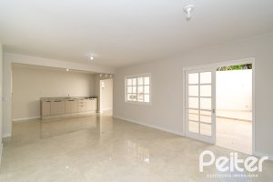 Casa em Condomínio à venda com 221m², 4 dormitórios, 1 suíte, 2 vagas, no bairro Jardim Isabel em Porto Alegre